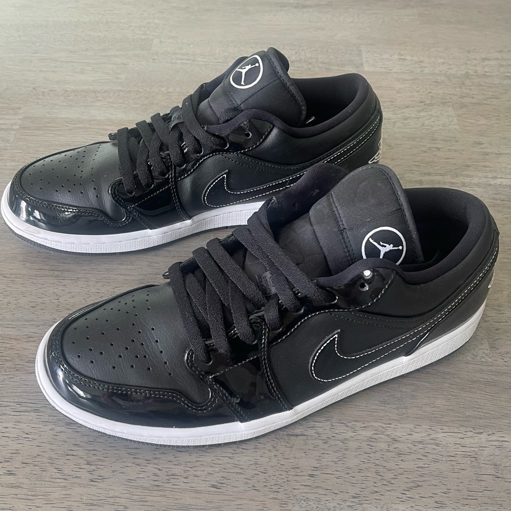 Men’s Nike low ‘All Star’ Air Jordan’s size 10, like new, rarely worn.
